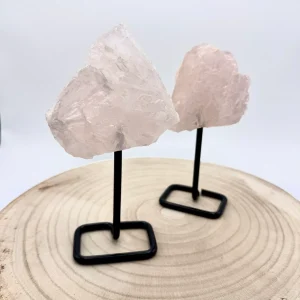 Pedra em Base de Metal, 15-18cm - Quartzo Rosa