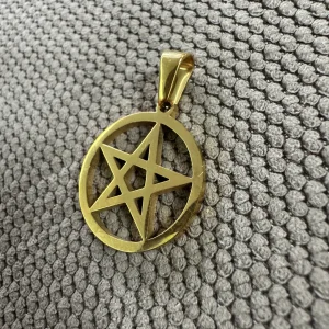 Pendente Estrela Pentagrama Dourado
