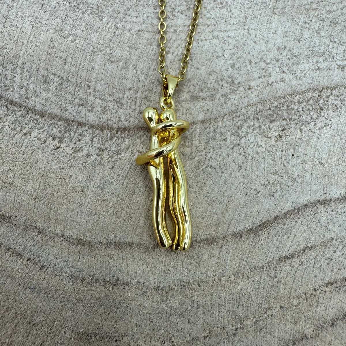 Fio Casal Abraçado Dourado