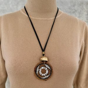 Colar Quenia, Mduara wa Shanga, Castanho e Branco